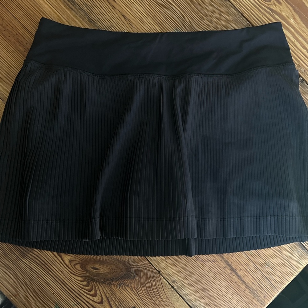LuluLemon Pleat to Street Skirt / no tag (see measure) approx sz 6 / EXCEL COND